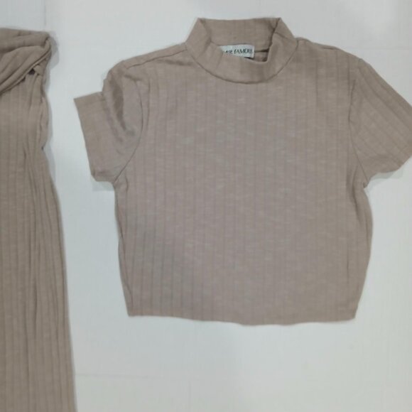 Almost Famous Women's 2 pcs set wide legs long pants & crop top size L. - Picture 10 of 11